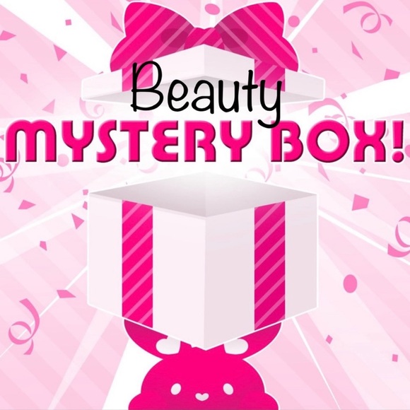 Beauty and Accessory Mystery Reseller 5LB Bundle.NWT